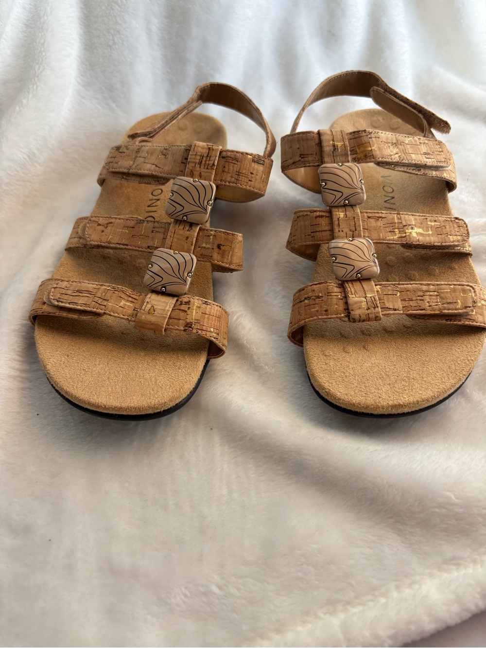 Vionic Amber Adjustable Sandals Gold Cork Size 7